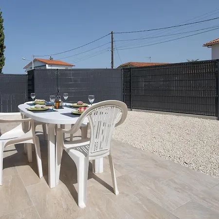 Les Vagues D'aquentis - Proche *