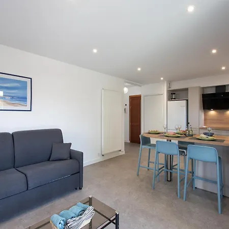 Les Vagues D'aquentis - Proche *